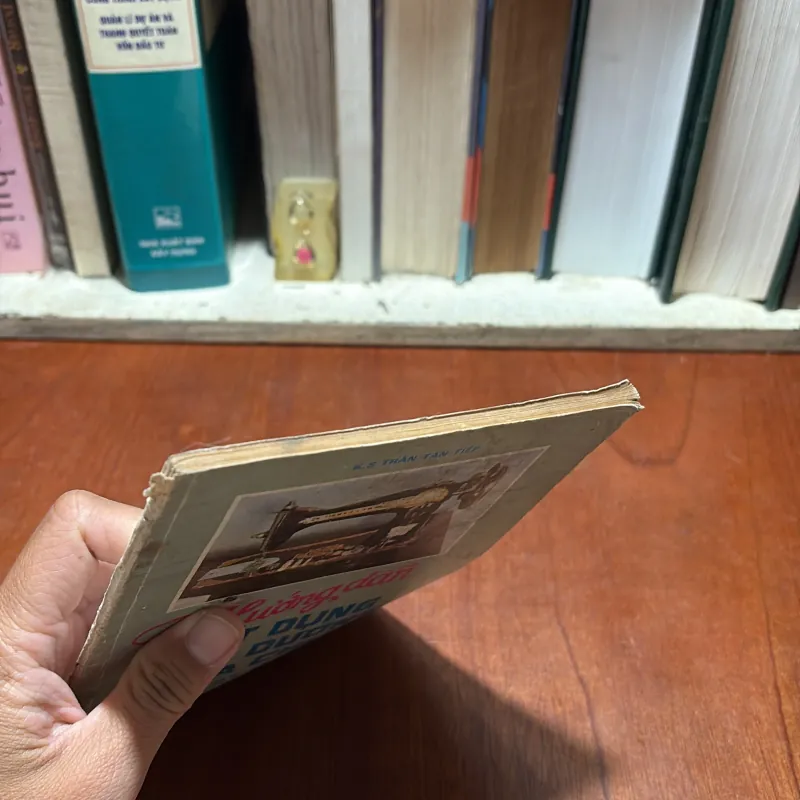 II Hướng Dẫn Sử Dụng Bảo Dưỡng Sửa Chữa Máy May Gia Đình - KS. Trần Tấn Tiếp - 1990 926879