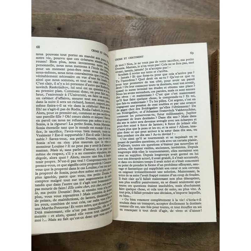 Crime And Punishment - Fyodor Dostoevsky (Trọn bộ 2 tập tiếng Pháp, in 1965) 736211