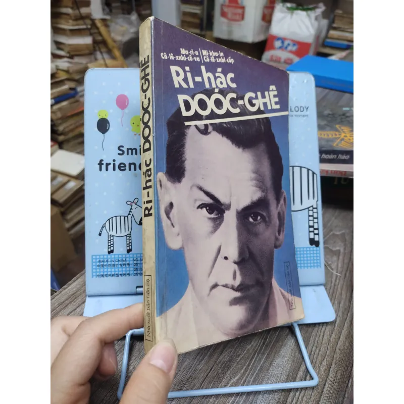 Sách: Ri - hác Doóc - Ghê - TG: Maria Colexnhicova, Mikhail Colexnhicop (A2) 733595