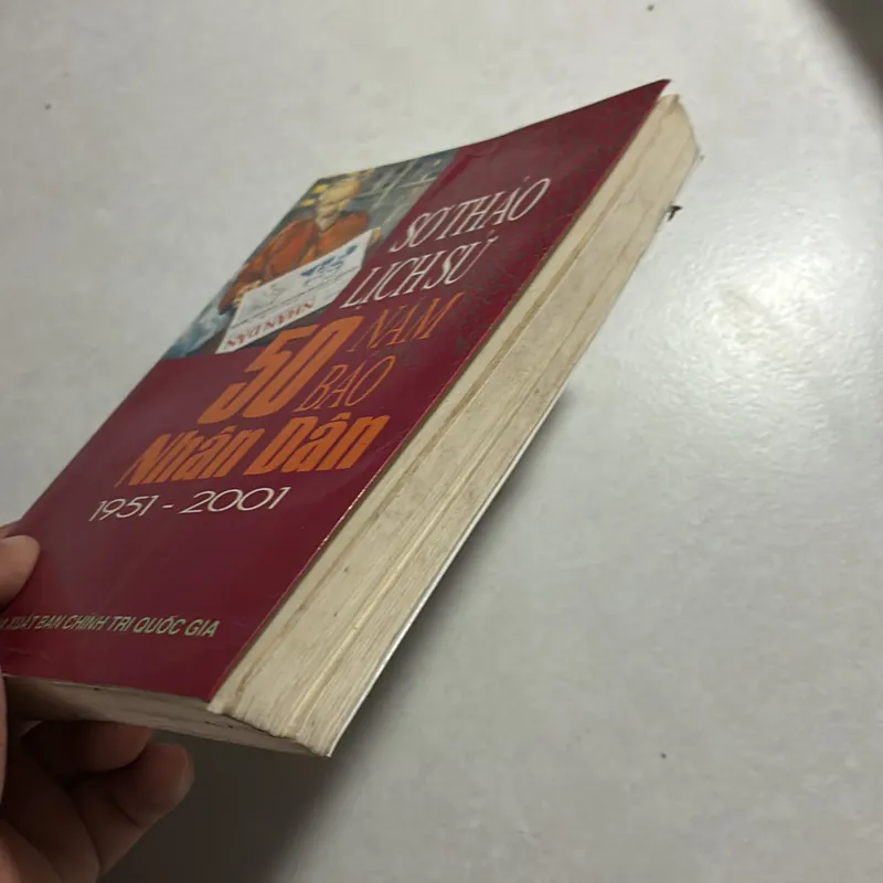 Sơ thảo lịch sử 50 năm làm báo Nhân Dân 736571