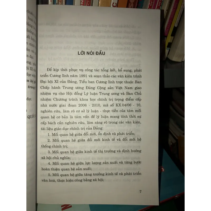 Mối quan hệ giữa xây dựng và bảo vệ tổ quốc xã hội chủ nghĩa trong ý thức người dân… 703378
