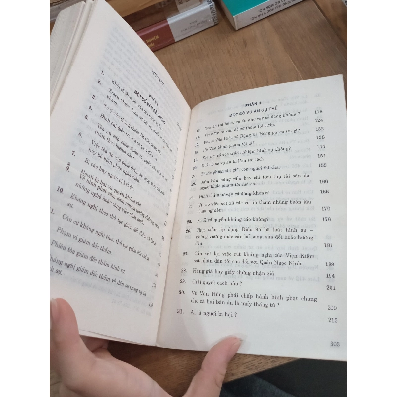 Pháp luật: Thực tiễn và án lệ - Đinh Văn Quế 758824