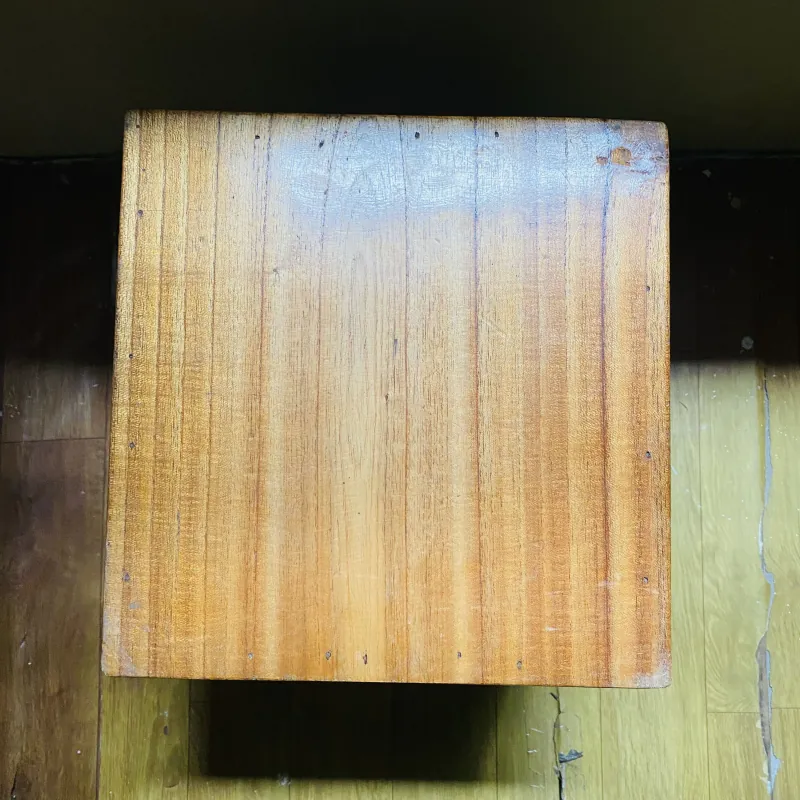 Ghế đôn gỗ vuông chắc chắn, dùng decor hoặc quán xá 1031891