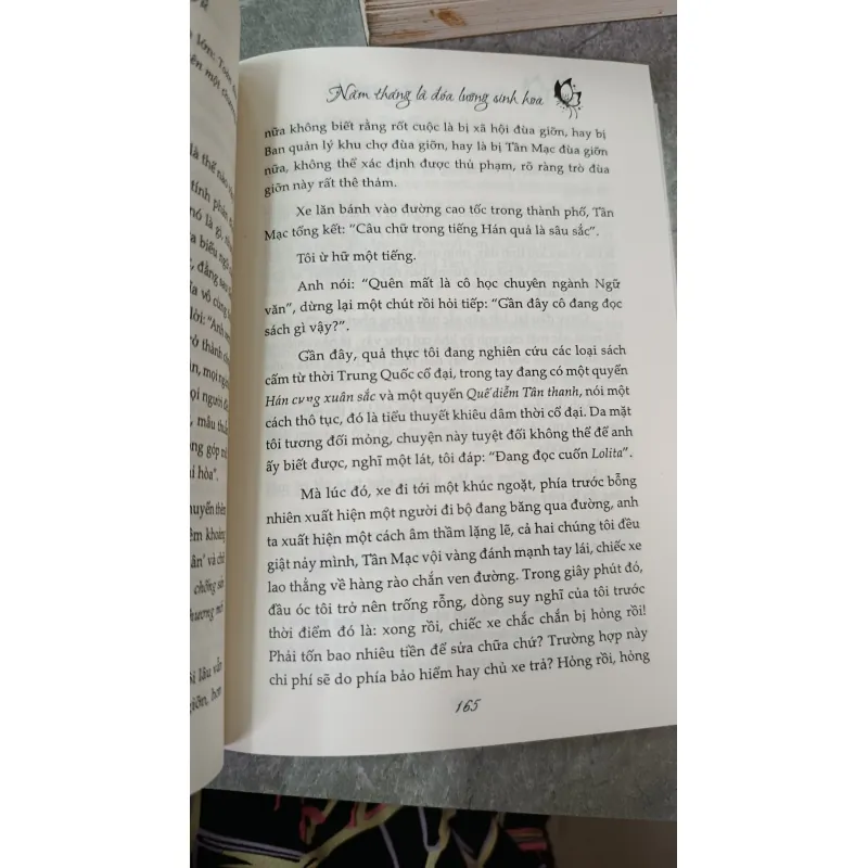 NĂM THÁNG LÀ ĐOÁ LƯỠNG SINH HOA 693825