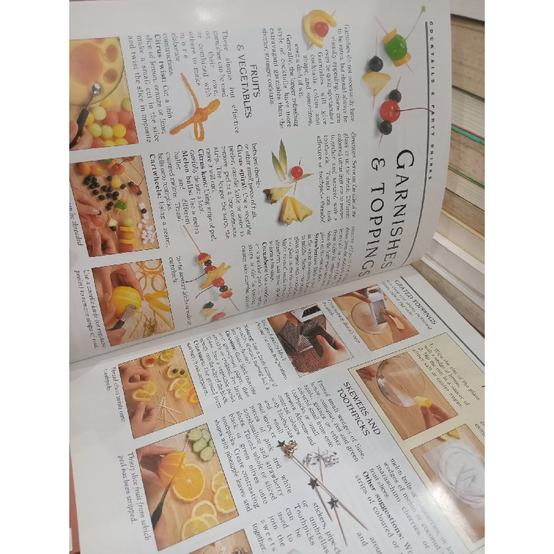 Fantastic cocktails & mixed drinks - Periplus 1030243