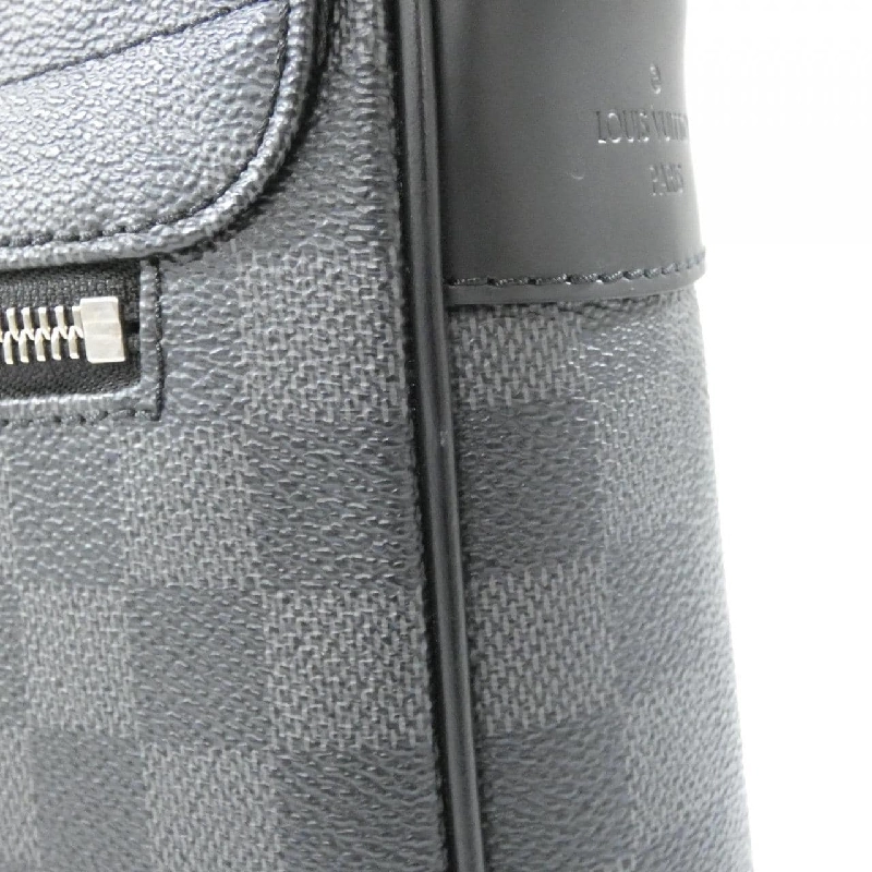 Túi xách vai Louis Vuitton Damier Graphite District MM N41029 - Hàng hiệu Chính hãng 802043