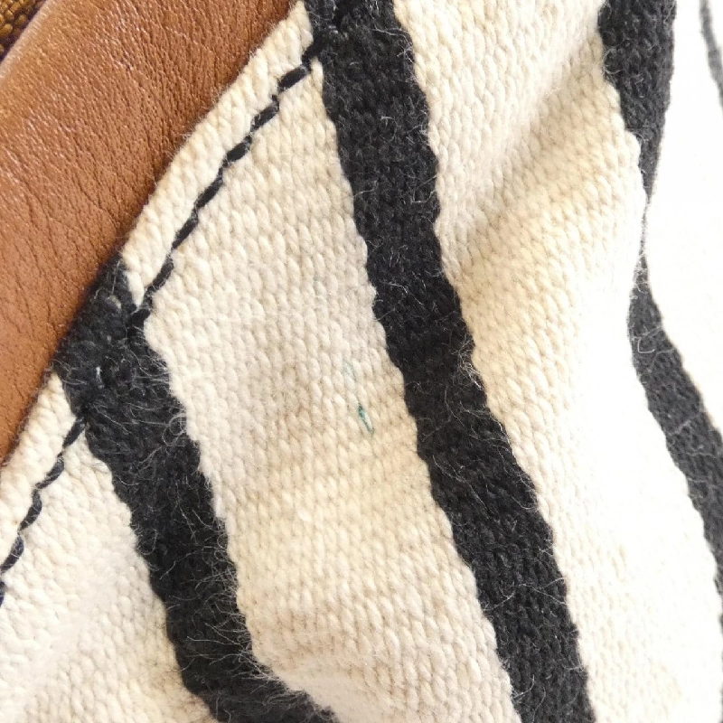 Loewe 330 26 W65 Túi đeo 623530