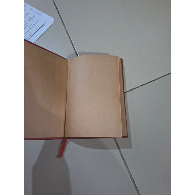 Tuổi thơ im lặng  1002543