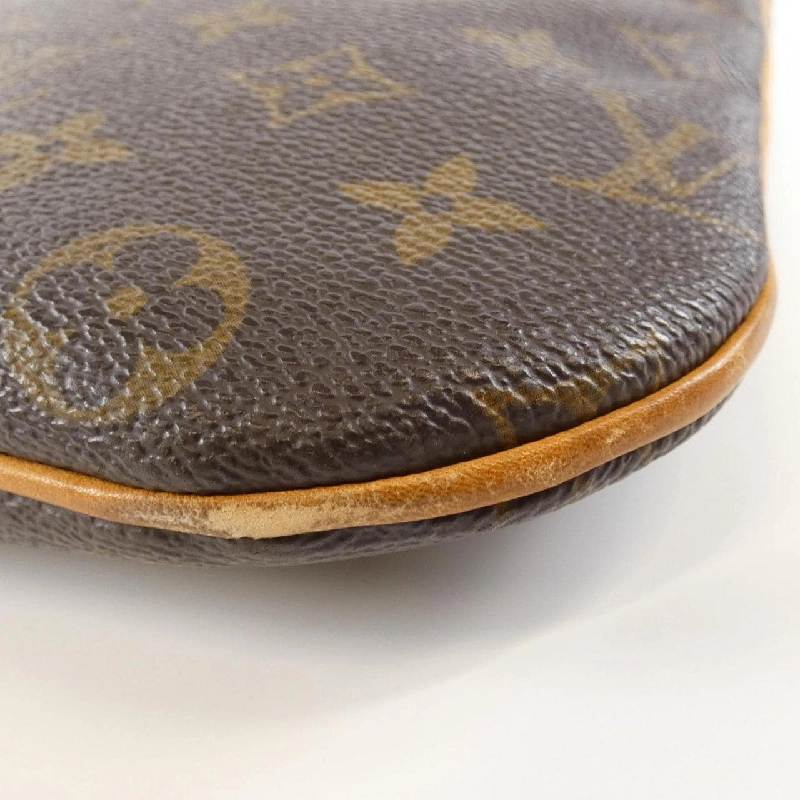 Túi đeo vai Louis Vuitton Monogram Pochette Bosphore M40044 613638