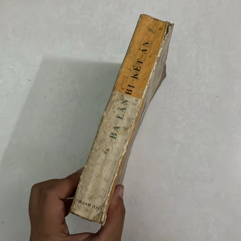 Ba lần bị kết án — 1977s 498664