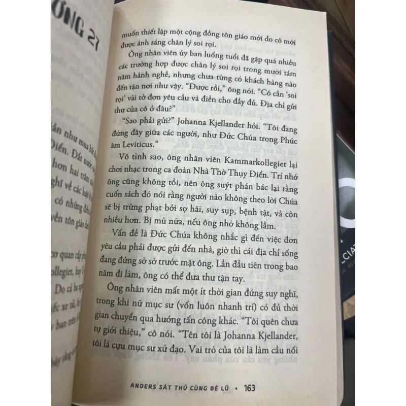 ANDERS SÁT THỦ CÙNG BÈ LŨ - JONAS JONASSON 1010120