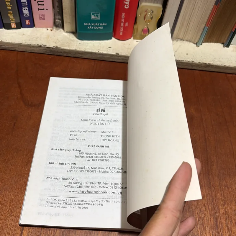 II Văn Học Việt Nam: Bỉ Vỏ - Nguyên Hồng - 2010 801120