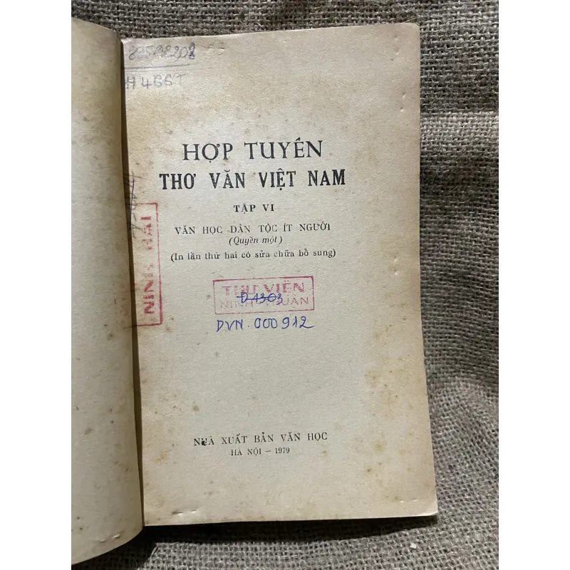 Hợp tuyến văn học Việt Nam dân tộc ít người- hơn 550 trang  933437