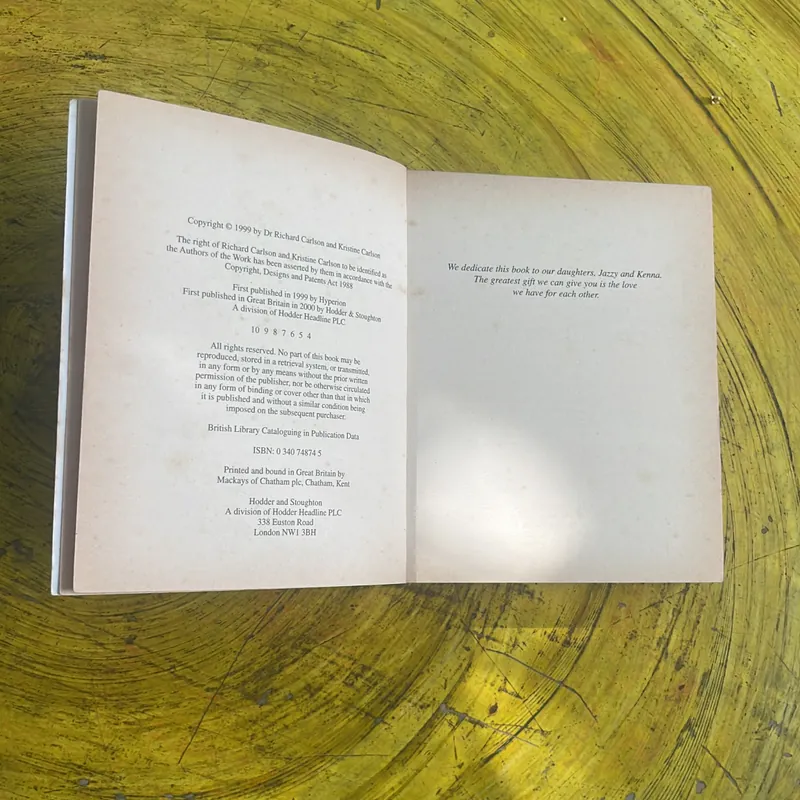 DON’T SWEAT THE SMALL STUFF IN LOVE- RICHARD & KRIS CARLSON 699422