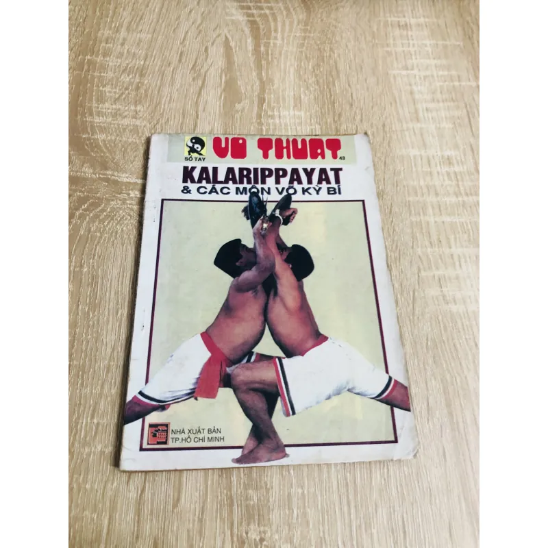 SỔ TAY VÕ THUẬT KALARIPPAYAT & CÁC MÔN VÕ KỲ BÍ 1010893
