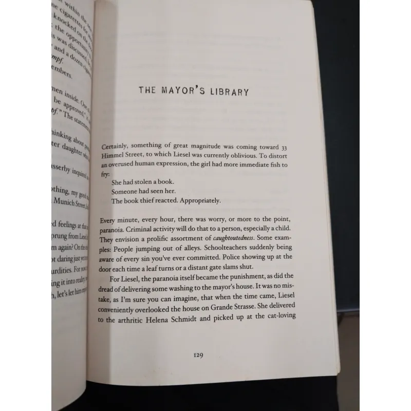 THE BOOK THIEF (KẺ TRỘM SÁCH) - MARKUS ZUSAK 961790