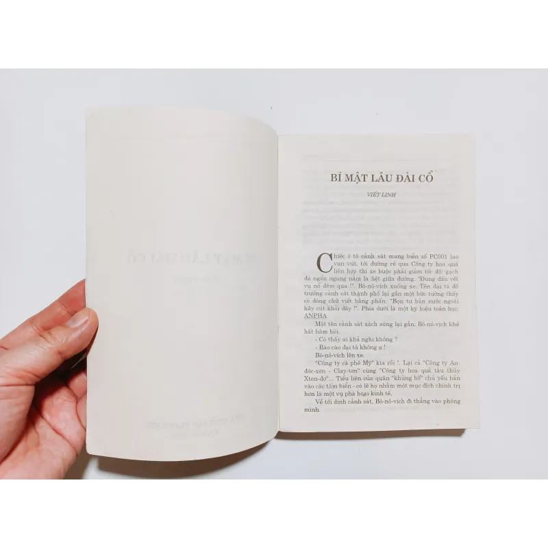 Bí Mật Lâu Đài Cổ - Viết Linh , Kim Dung & Alfred Hitchcock  779080