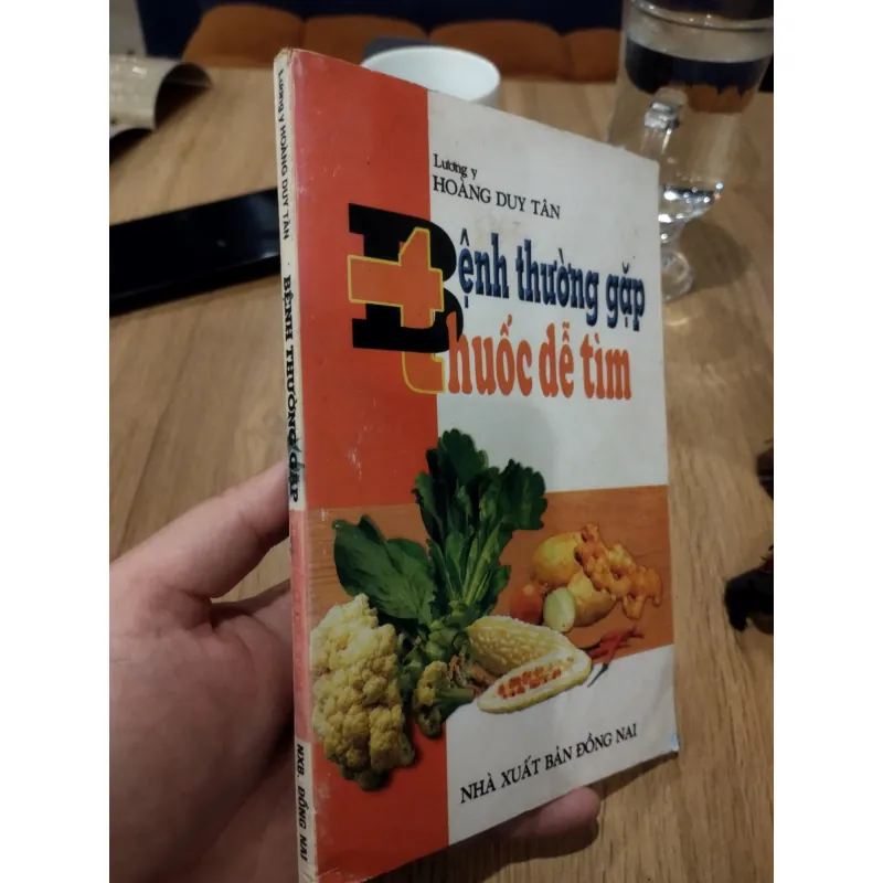 sách "Bệnh thường gặp thuốc dễ tìm" của Lương y Hoàng Duy Tân. 
 929493