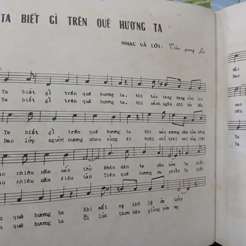 TA ĐI TRÊN GIÒNG LỊCH SỬ 970325