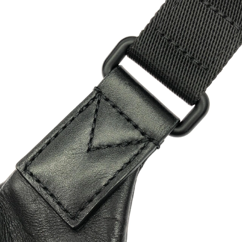 Túi đeo chéo Louis Vuitton Monogram Shadow Discovery M44388 - Hàng hiệu Chính hãng 803227