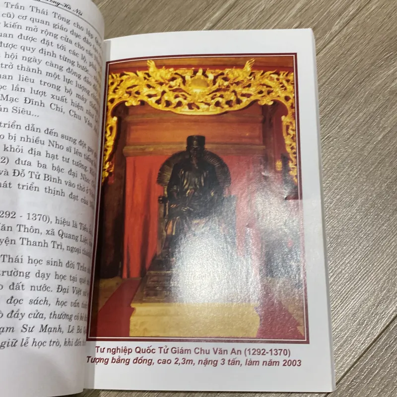 VĂN MIẾU - QUỐC TỬ GIÁM THĂNG LONG - HÀ NỘI (XB 2012) 751651