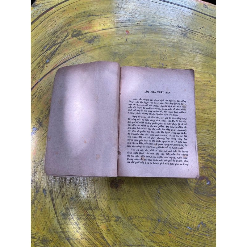 ĐỜI TỈ PHÚ- PIERRE RAY ( PI E RÂY) 541703