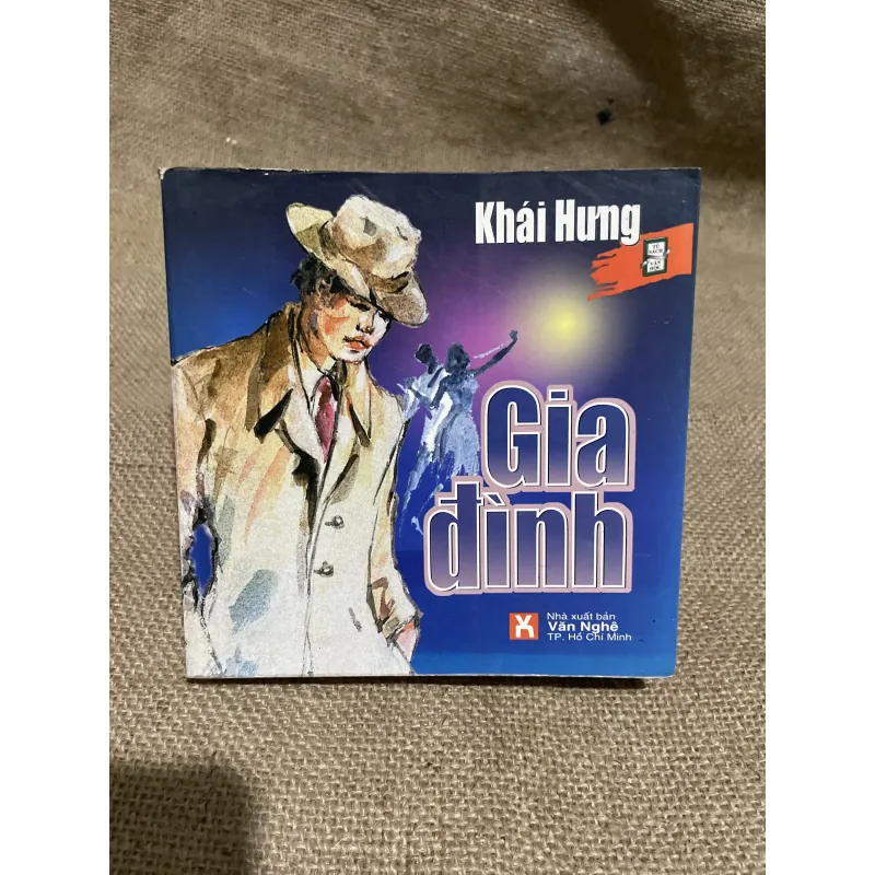 Gia đình- khái Hưng-  Việt Nam danh tác khổ vuông  926199