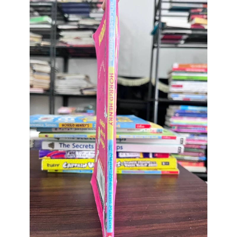 Horrid Henry and the Mega-Mean Time Machine - Francesca Simon 935212