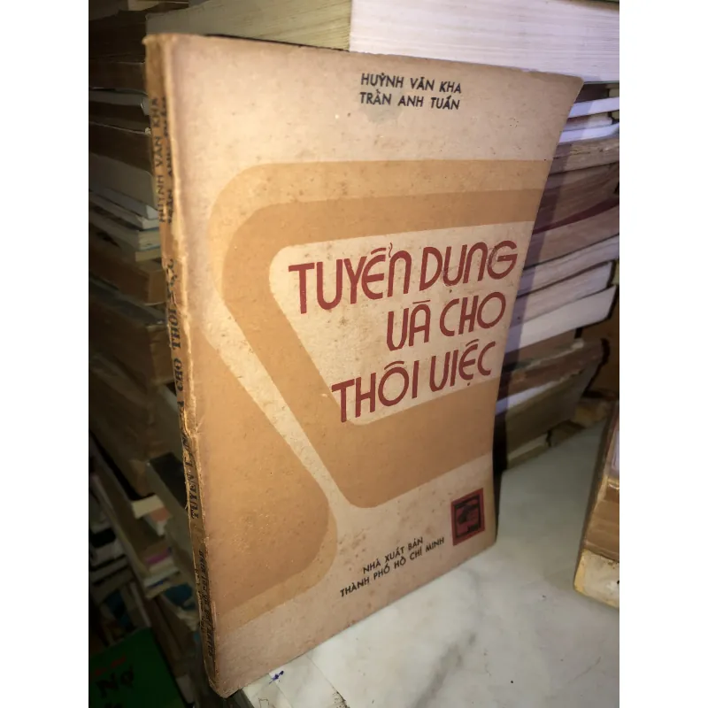 Tuyển dụng và cho thôi việc  990606