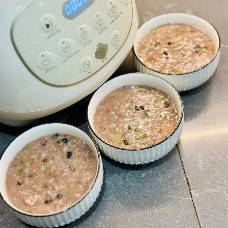 Nồi cơm điện UNIE URC815 745697