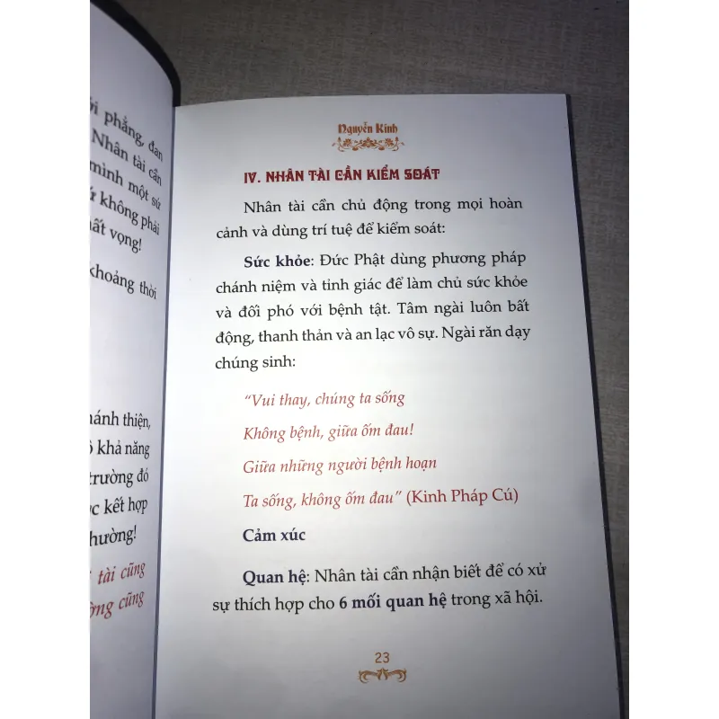 Cuốn sách vàng 778336