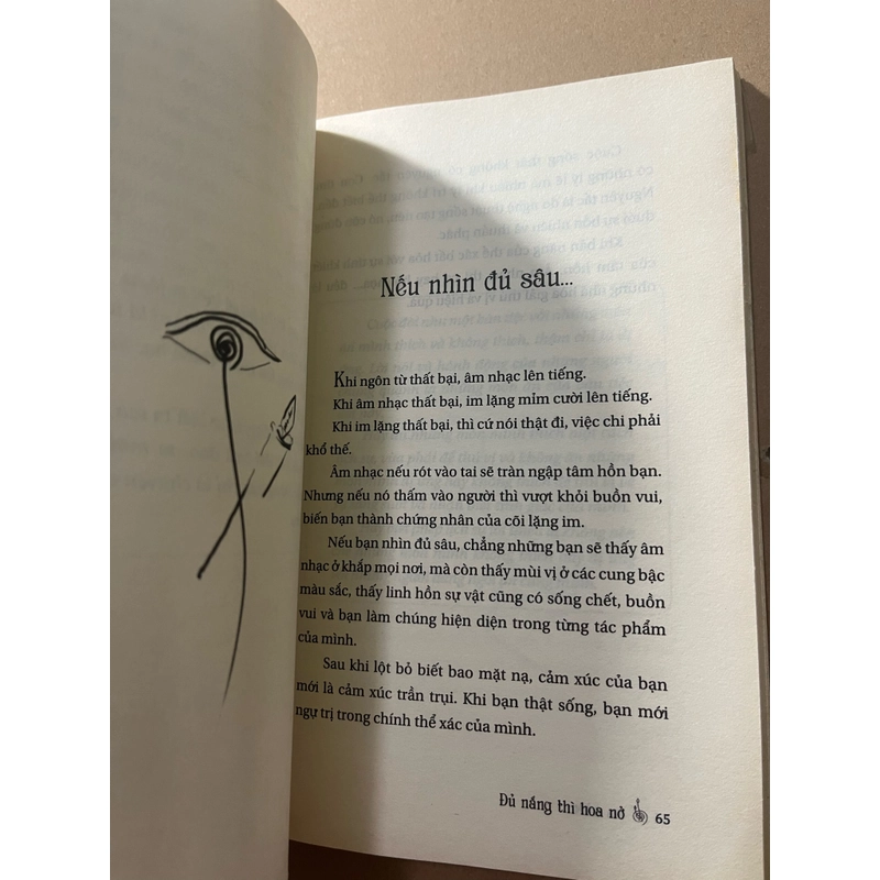 Đủ nắng thì hoa nở 524384
