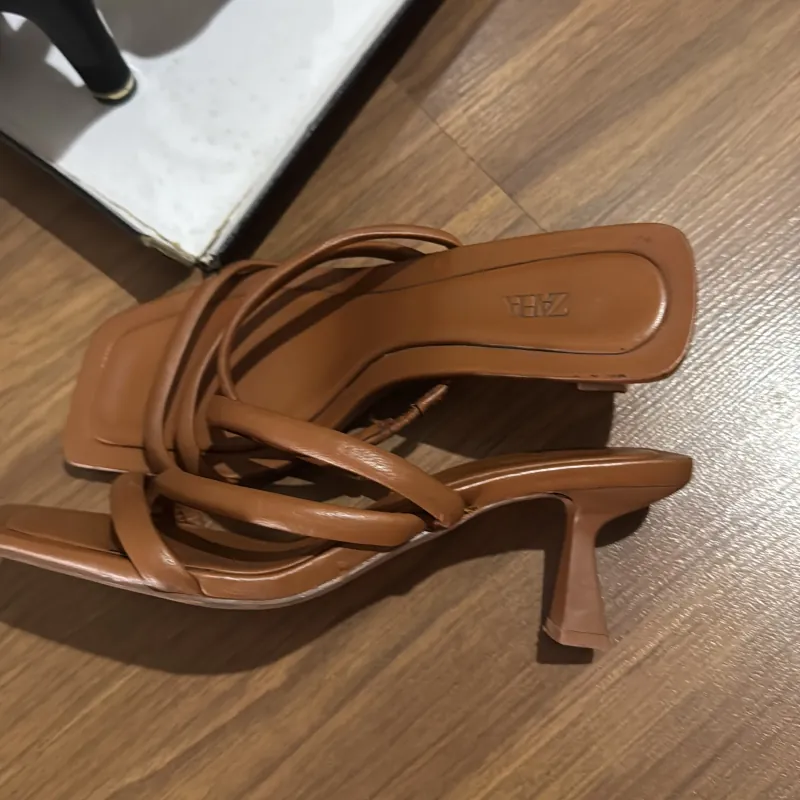 Sandal zara size 35 cao 5cm 752422