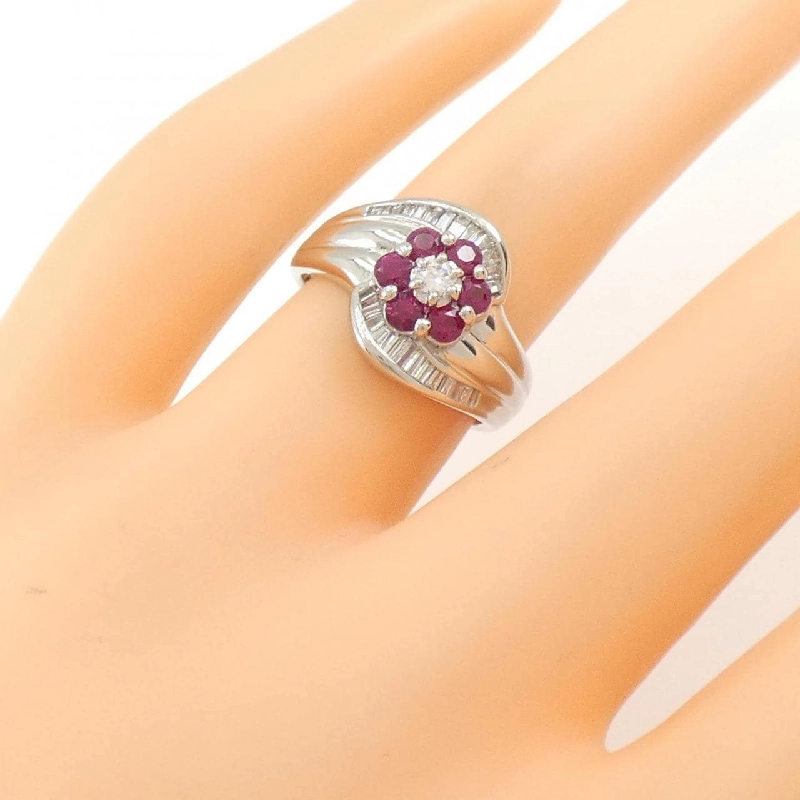 Nhẫn Ruby PT Flower 0.50CT 672778