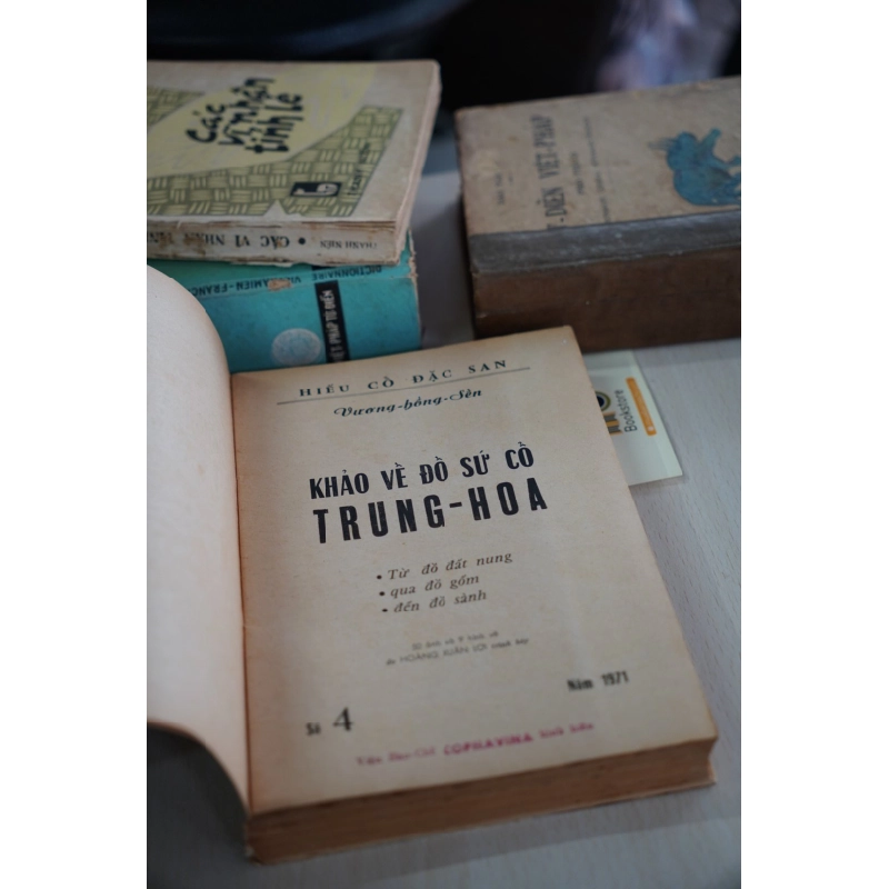 Khảo về đồ sứ cổ trung hoa - Vương Hồng Sển 357737