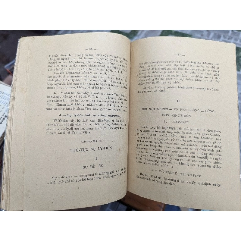 PHỤ NỮ VIỆT NAM TRƯỚC PHÁP LUẬT - PHAN VĂN THIẾT 149137