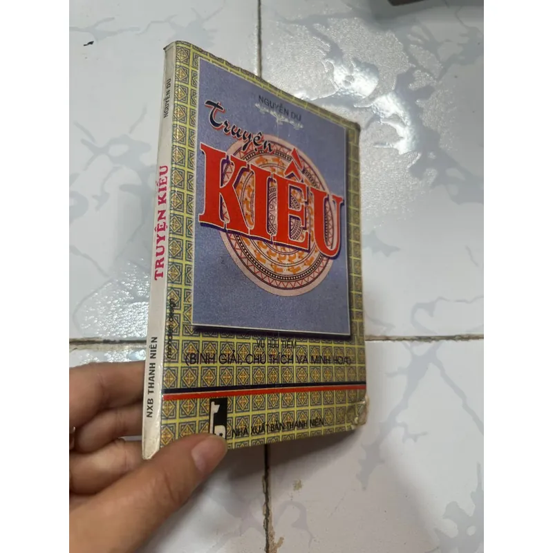 Truyện kiều 9x (sách có ẩm nhẹ) 719873