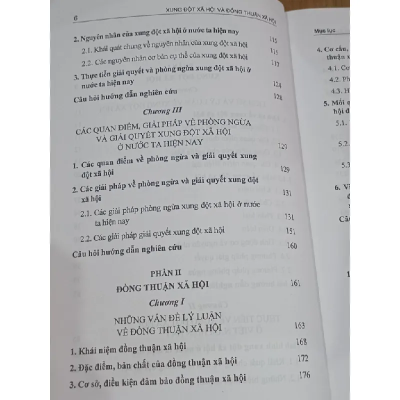 Xung đột xã hội và đồng thuận xã hội - GS.TS. Võ Khánh Vinh, TS. Chu Văn Tuấn 700594