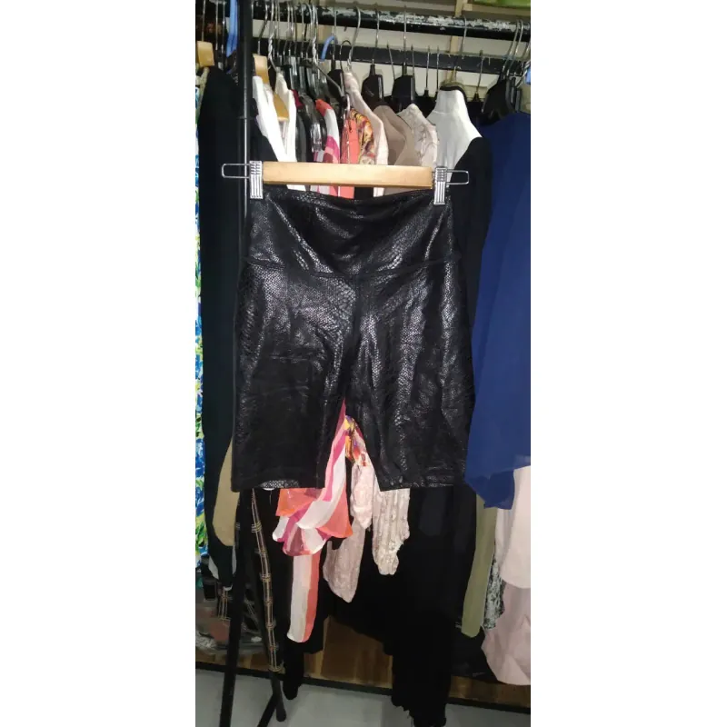 Quần da size S 996711