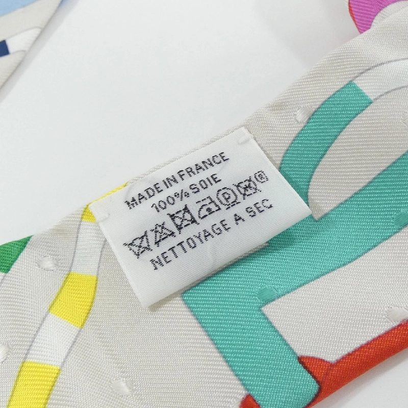 Khăn quàng cổ BOUCLERIE MODERNE của Hermès 063351S 625296