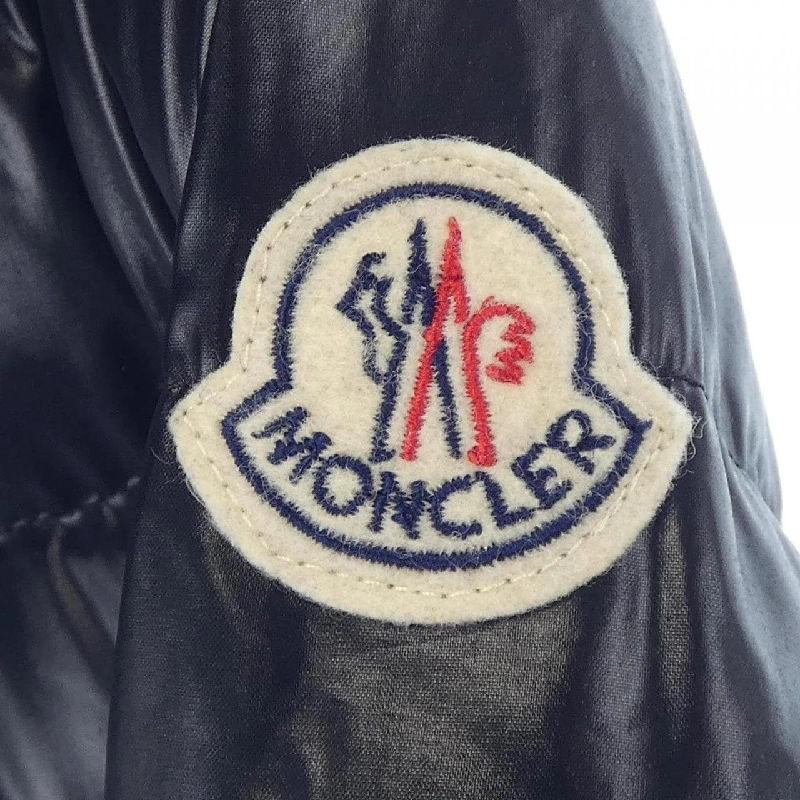 Áo khoác lông vũ MONCLER 636713
