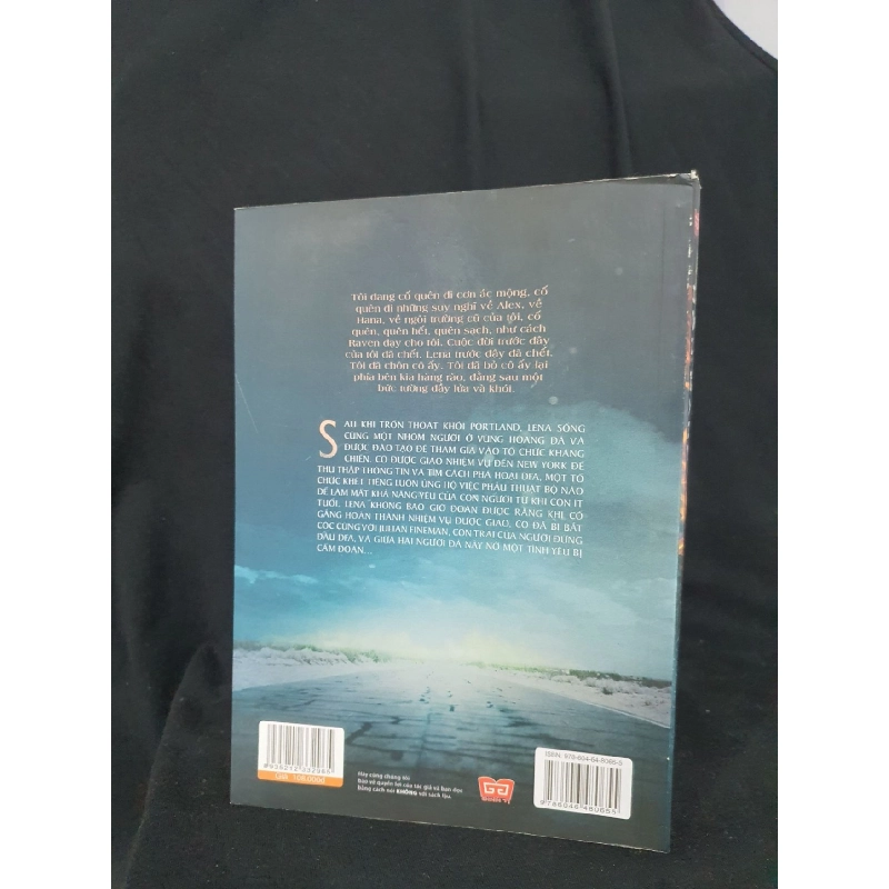 Hỗn mang mới 90% 2017 -HCM205 Lauren Oliver SÁCH VĂN HỌC 914408