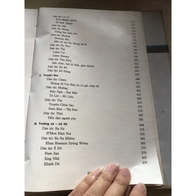 Tinh tuyến văn học Việt Nam-Văn học các dân tộc thiểu số 992367