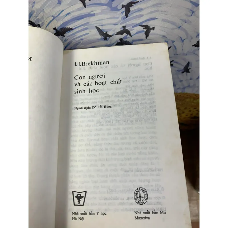 Con Người Và Các Hoạt Chất Sinh Học - I.I. Brekhman 926299