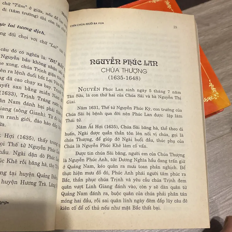 NHÀ NGUYỄN - CHÍN CHÚA, MƯỜI BA VUA (XB 2002) 699282