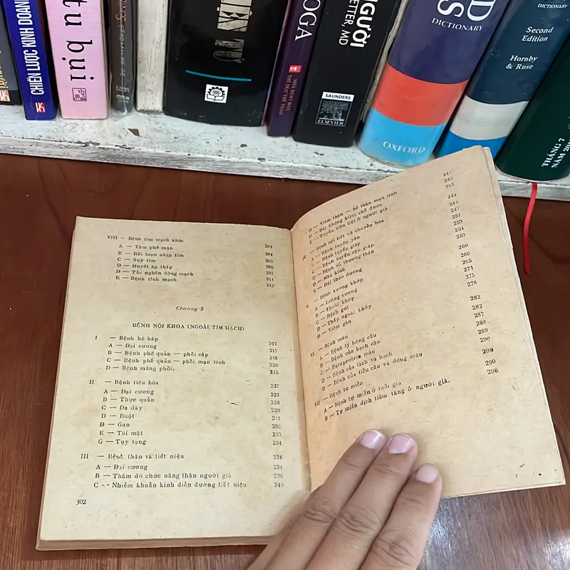 II Sách Xưa: Bệnh Học Tuổi Già (Quyển 1) - Giáo Sư Phạm Khuê - 1982 562341