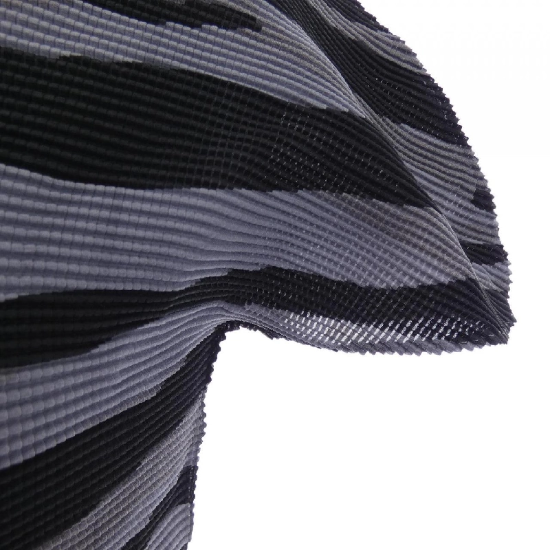 me ISSEY MIYAKE MI41FK646 Áo - Hàng hiệu Chính hãng 819318