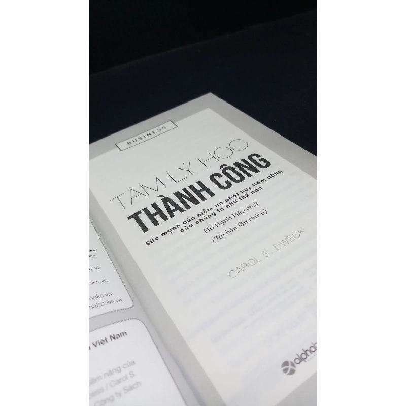 Tâm lý học thành công mới 90% ố nhẹ gấp góc nhẹ 2020 HCM0412 Carol S. Dewck TÂM LÝ 924193