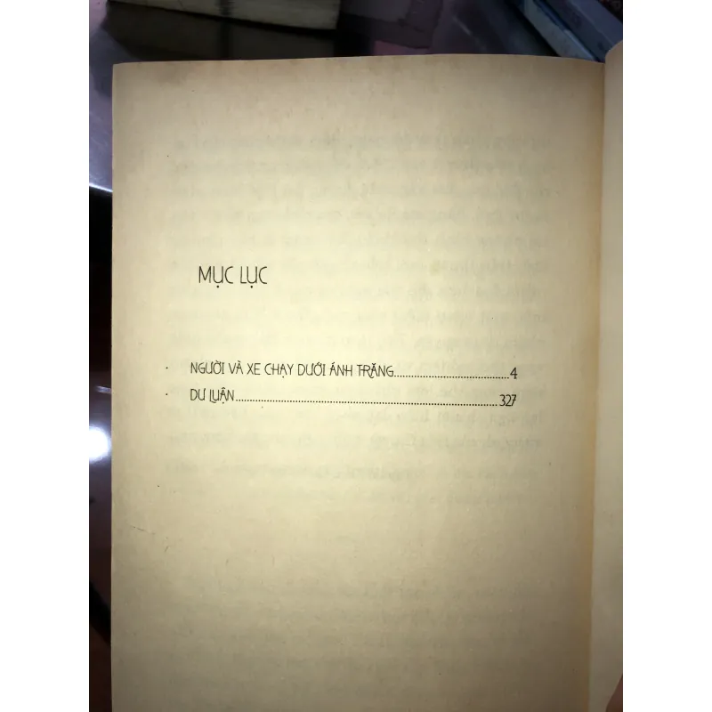 Người và xe chạy dưới ánh trăng - Hồ Anh Thái 1019119