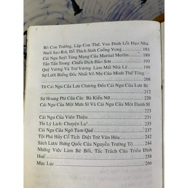 Những Cái Dại Của Người Xưa - Lam Giang, Nguyễn Quang Trứ 927281